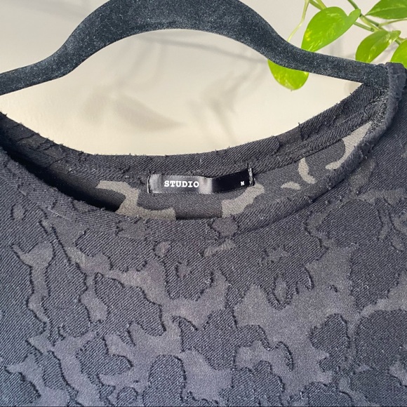 2 for 20 💚 Black Floral & Sheer T Shirt - Picture 2 of 3